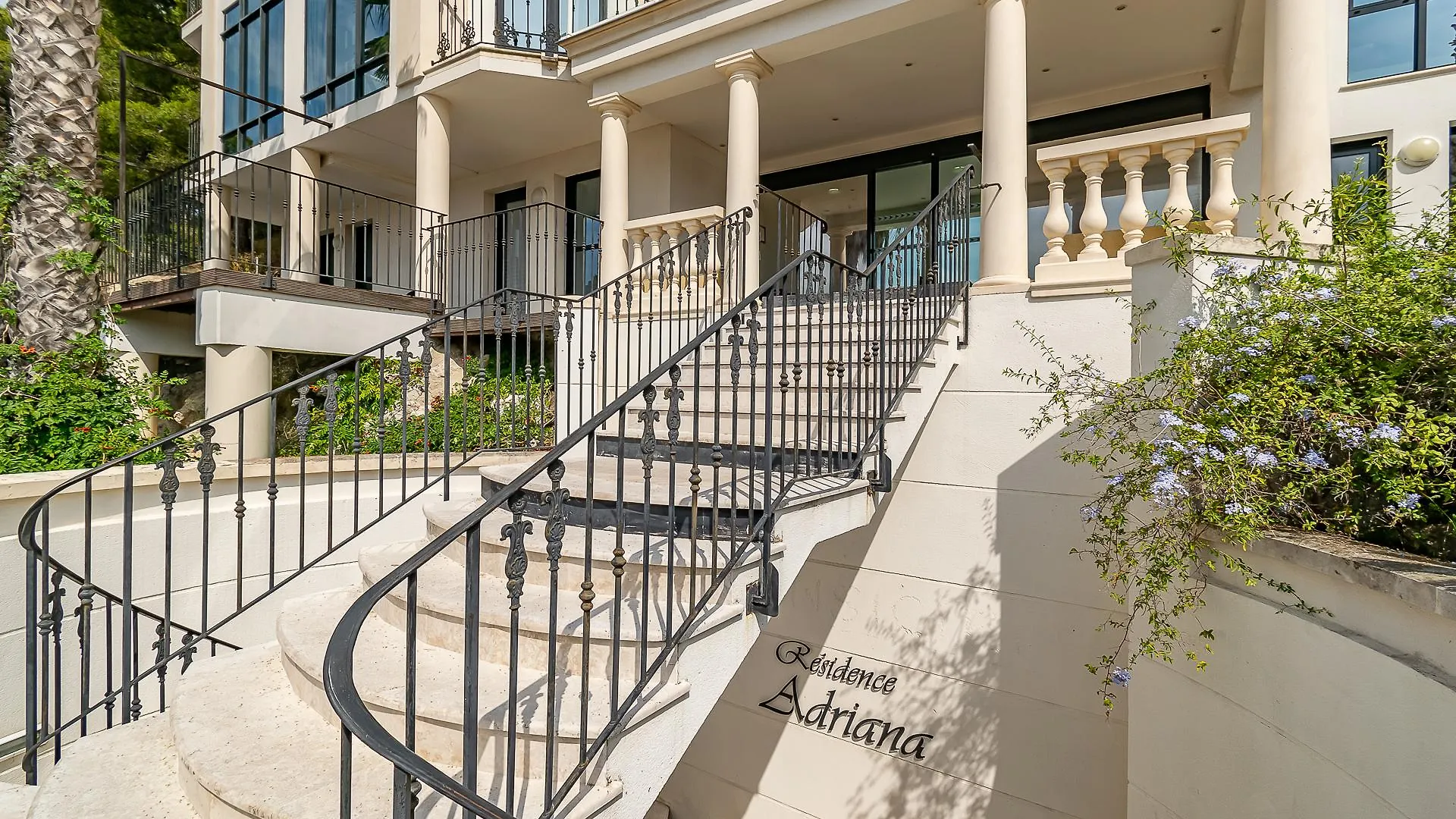 ***  Aparthotel Adonis Carry Le Rouet - Adriana France